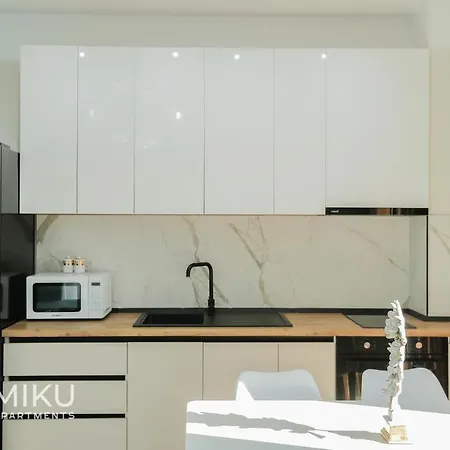 Miku - Bright 1 Bedroom At Olympic